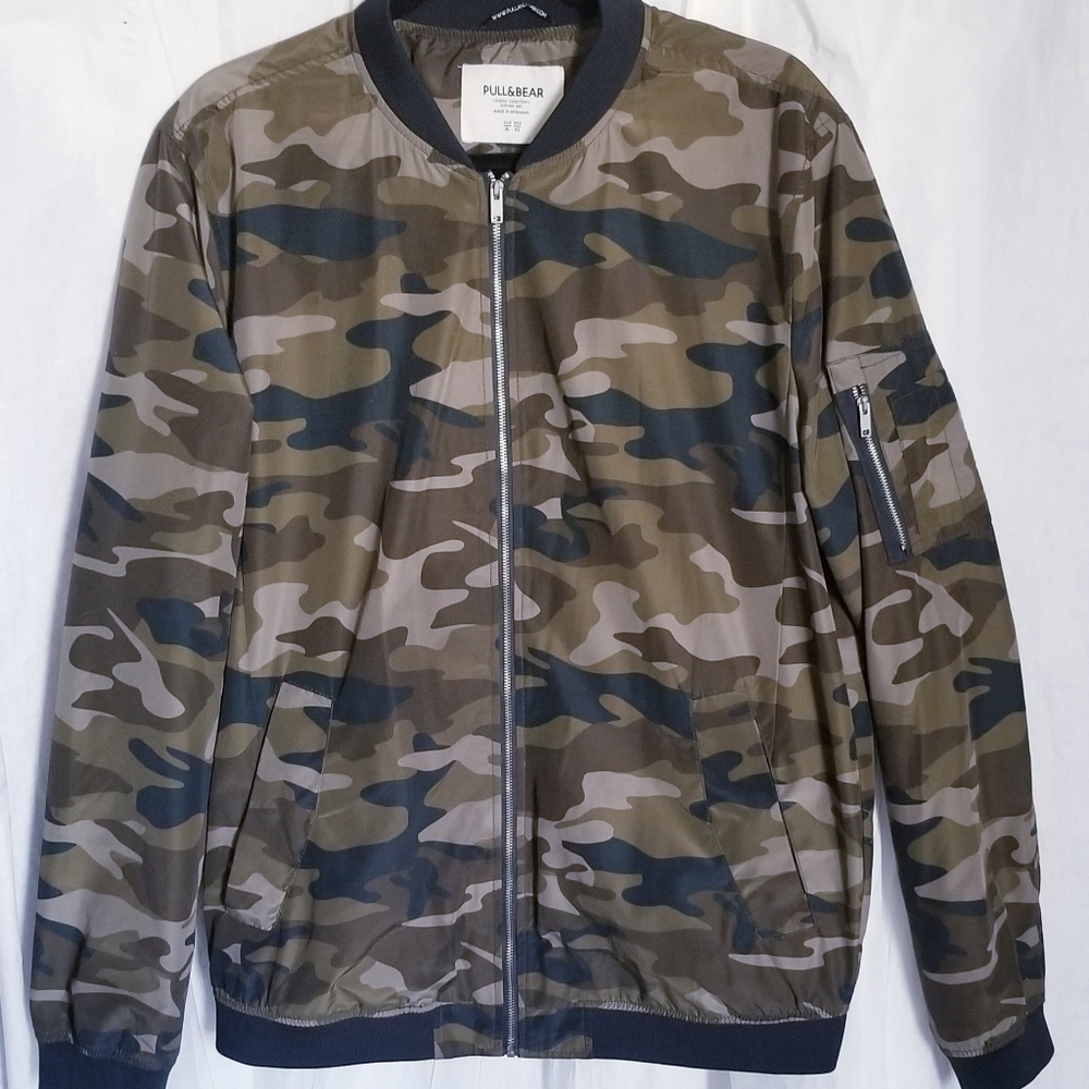 Men's Pull & Bear Camo Ma1 Bomber Jacket